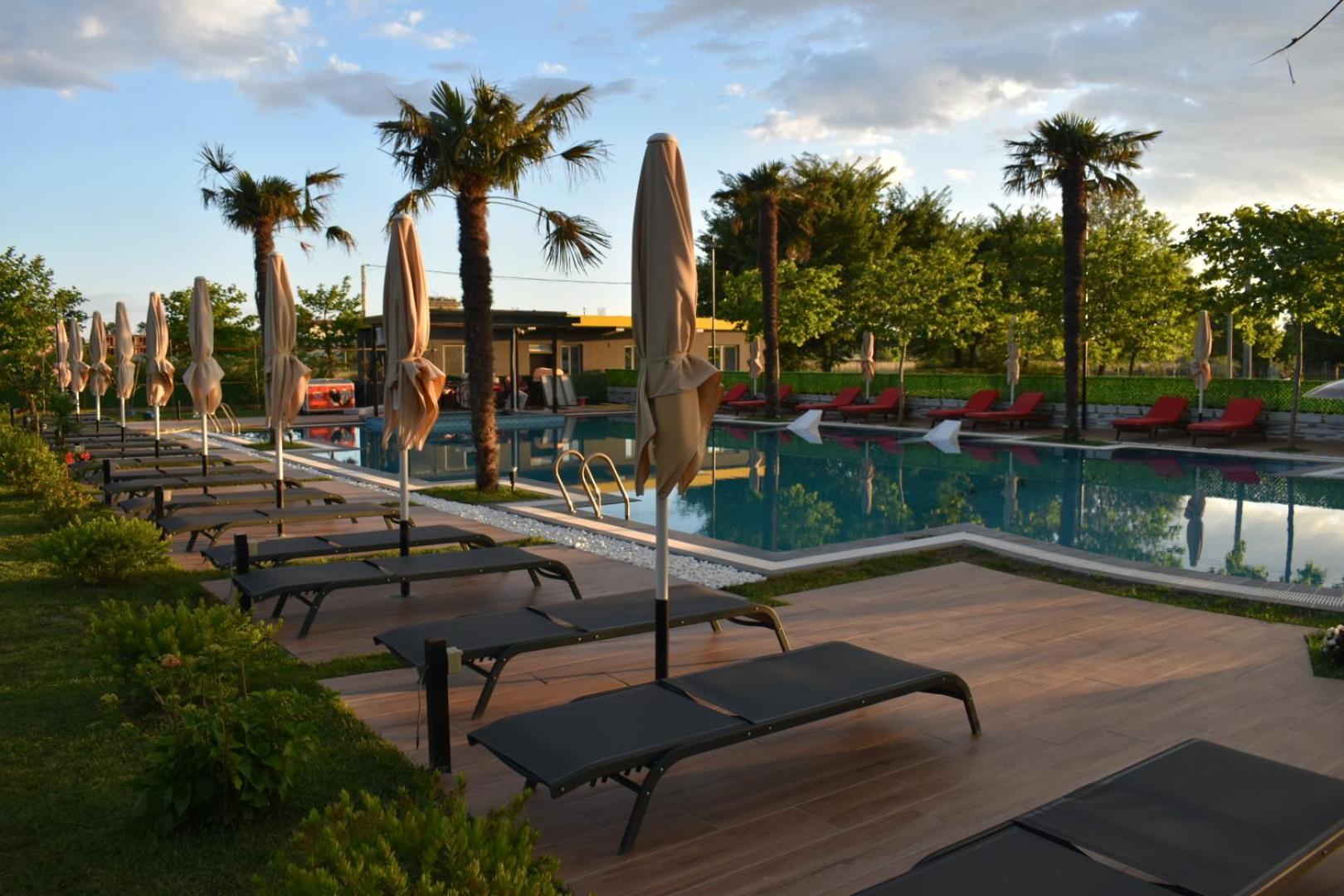 Hotel Qetesia-Te Indriti Velipoje Exterior photo
